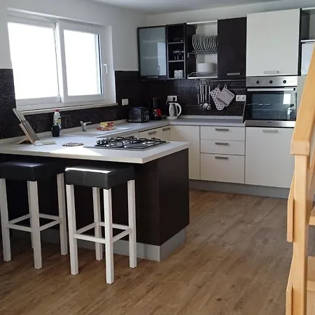 Sea-view With Shared Pool * Kožino